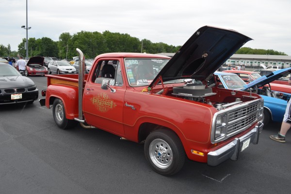 dodge little red express truck