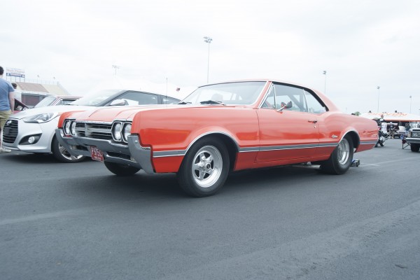 oldsmobile cutlass muscle car