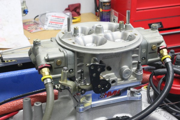 holley dominator carburetor on an engine on dyno