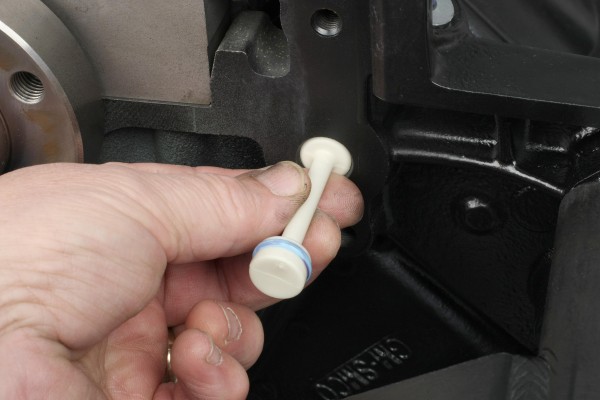plugging a gm ls oil passage with a barbell plug