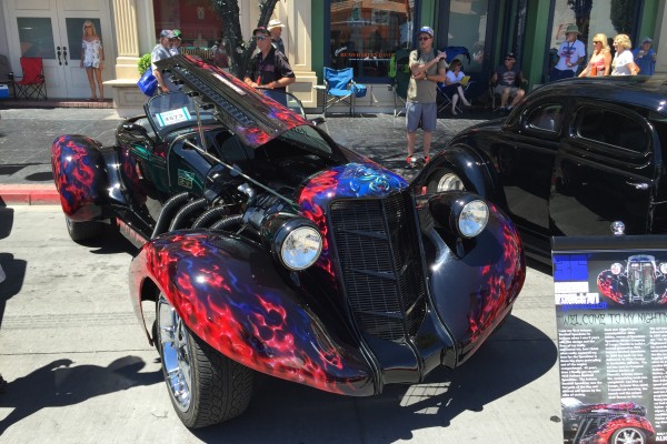 flamed boattail speedster at Hot August Nights 2016
