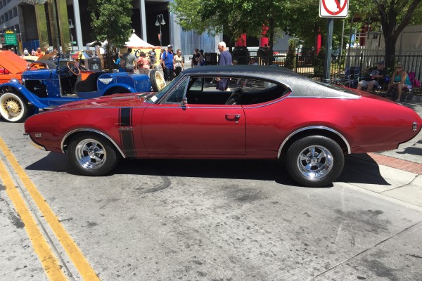 oldsmobile 442 side view at Hot August Nights 2016