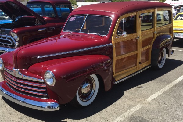 prewar woody panel wagon at Hot August Nights 2016