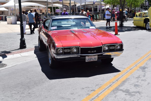 1968 oldmsobile cutlass 442 at hot august nights 2016