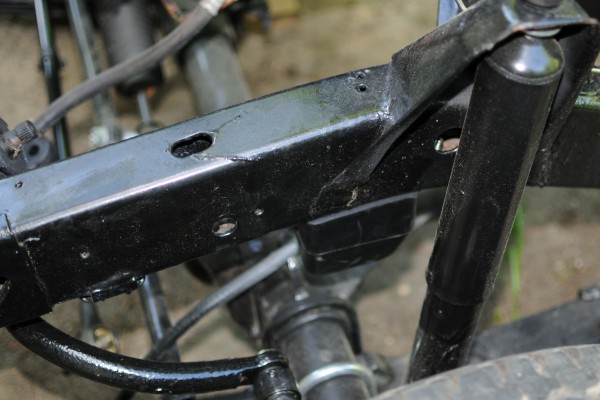 shock mount with shock on a jeep wrangler yj frame