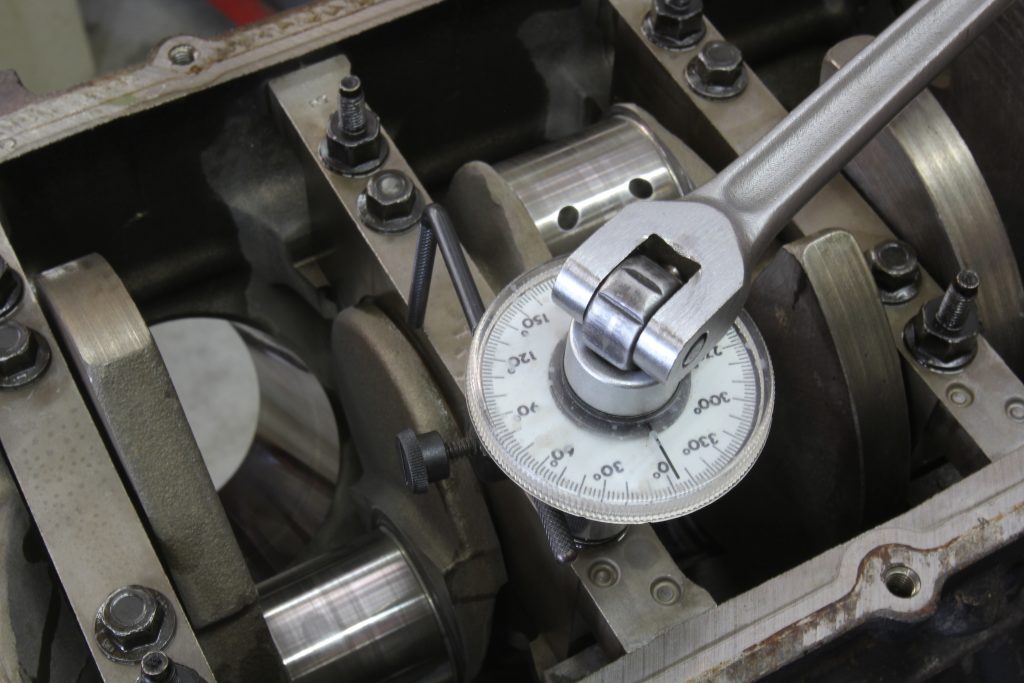 torque angle gauge on a main cap bolt