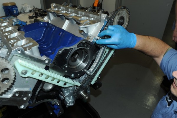 inspecting timing chain guides on ford modular engine