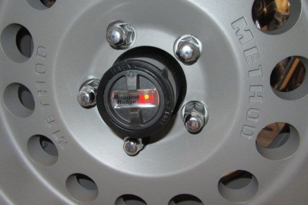 rugged ridge locking hubs on a dana 30 axle