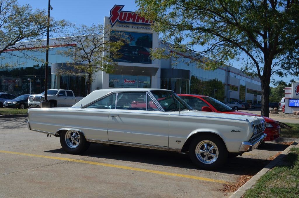 White 1966 Plymouth Satellite 426 HEMI