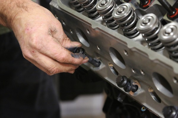 installing cylinder head bolts with lube in gm ls engine