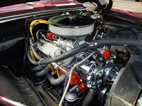 v8 engine in a muscle car