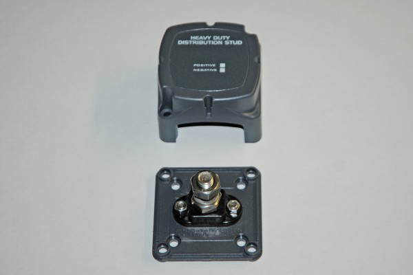 electric distribution stud
