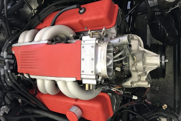 customized valve covers and efi manifold on chevy v8
