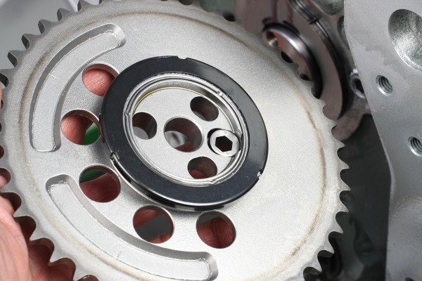 thrust bearing on a camshaft gear