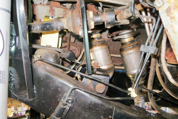 exhaust bits viewed from side of jeep wrangler