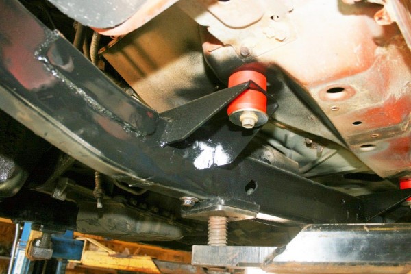 polyurethane body mount on a jeep wrangler tj