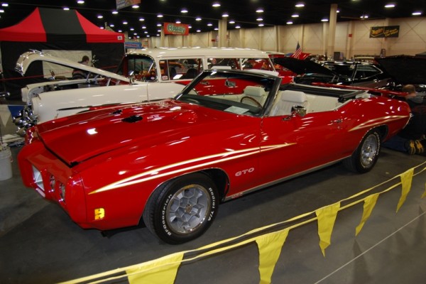 convertible Pontiac gto second gen with judge fender stripes