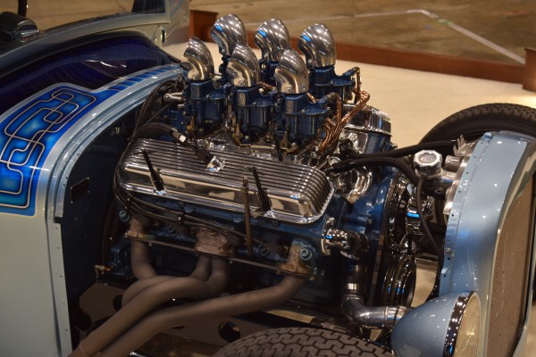 six carb intake setup on a sbc engine