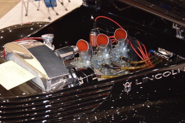 lincoln v8 with three deuce carb setup