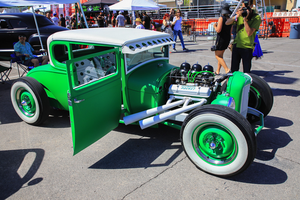 hot rod with Oldsmobile rocket v8