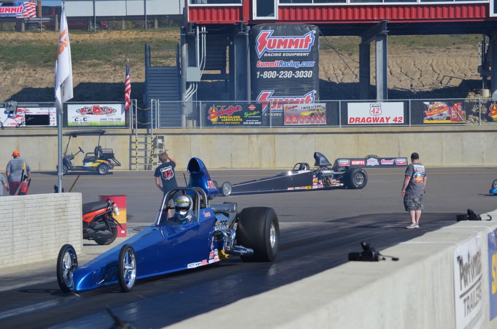 IHRA Drag Racer at Dragway 42, Dragsters Lining Up