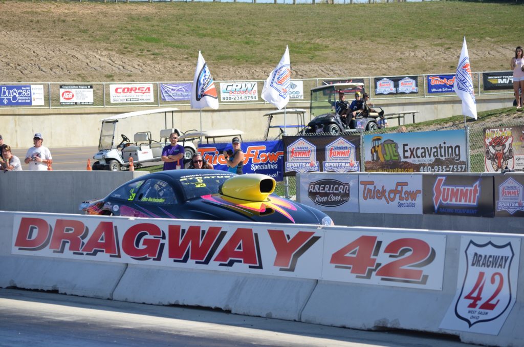 IHRA Drag Racer at Dragway 42, Dodge Startus
