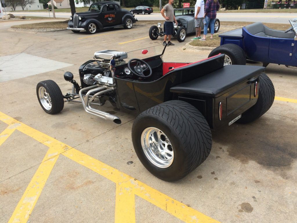 Ford T-Buckets, Pair, Black Rear 