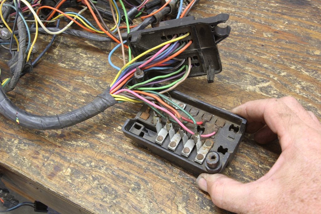 automotive fuse box
