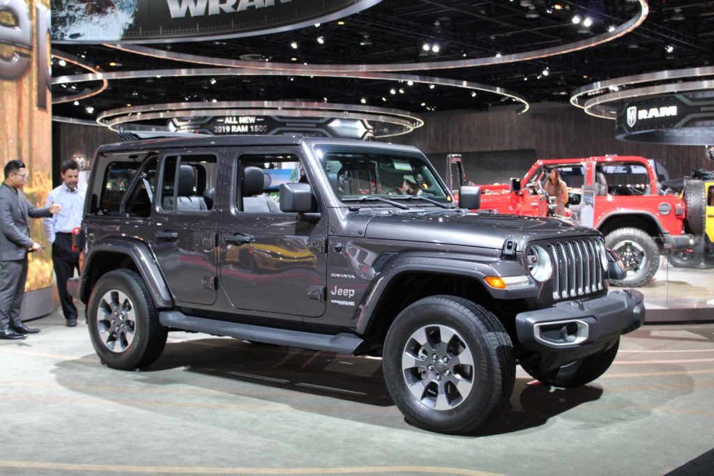 2018-Jeep-Wrangler-Detroit-Auto-Show-Passenger-Side