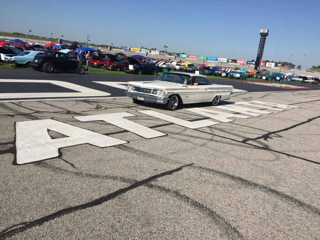 Atlanta Motorama pontiac Bonneville on speedway track