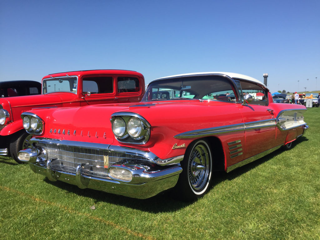 Atlanta-Motorama-Pontiac-Bonneville