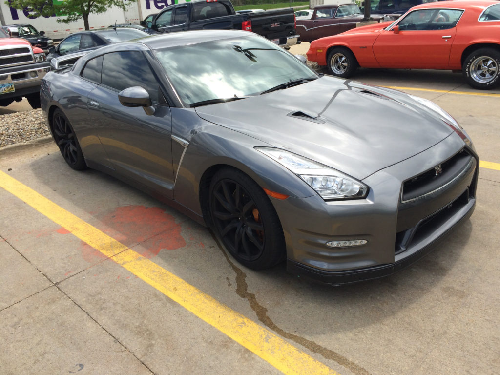 Nissan-GTR-Front-passenger-side