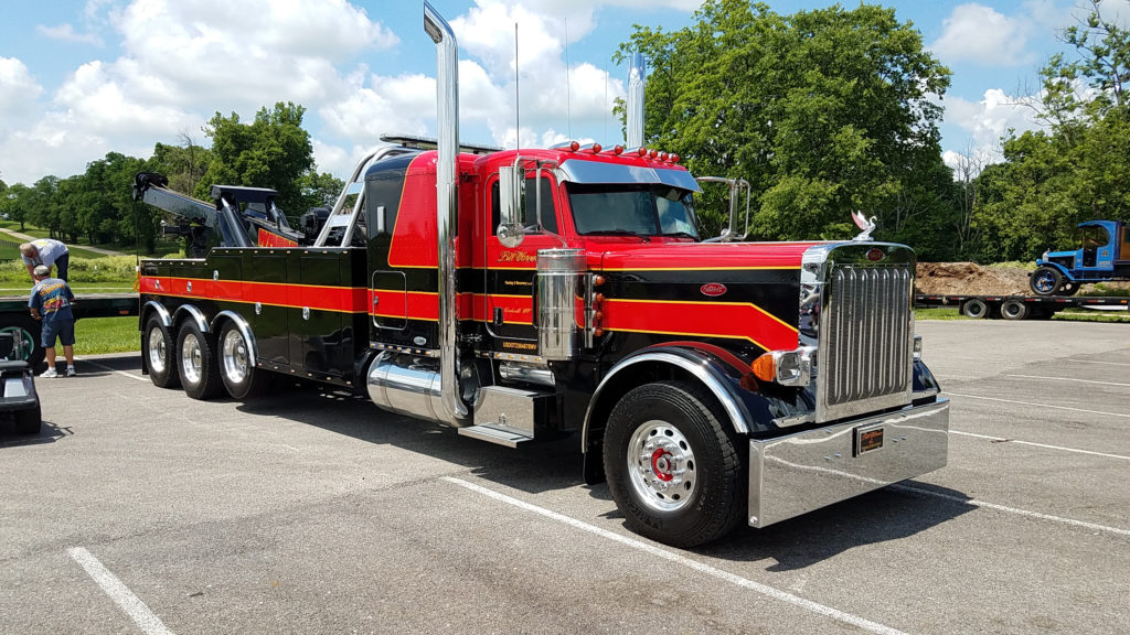 Vintage-Semi-Truck-Recovery-Tow-Rig