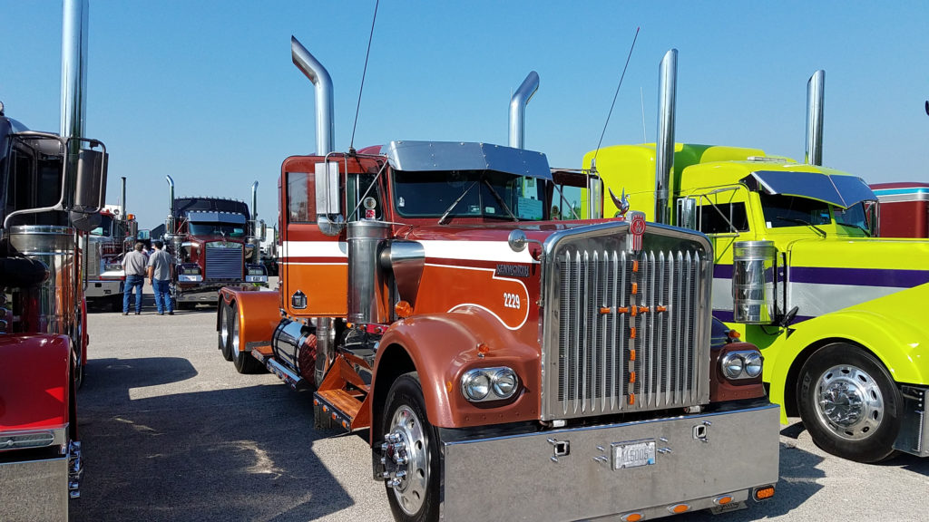 vintage-kenworth-semi-truck-brown