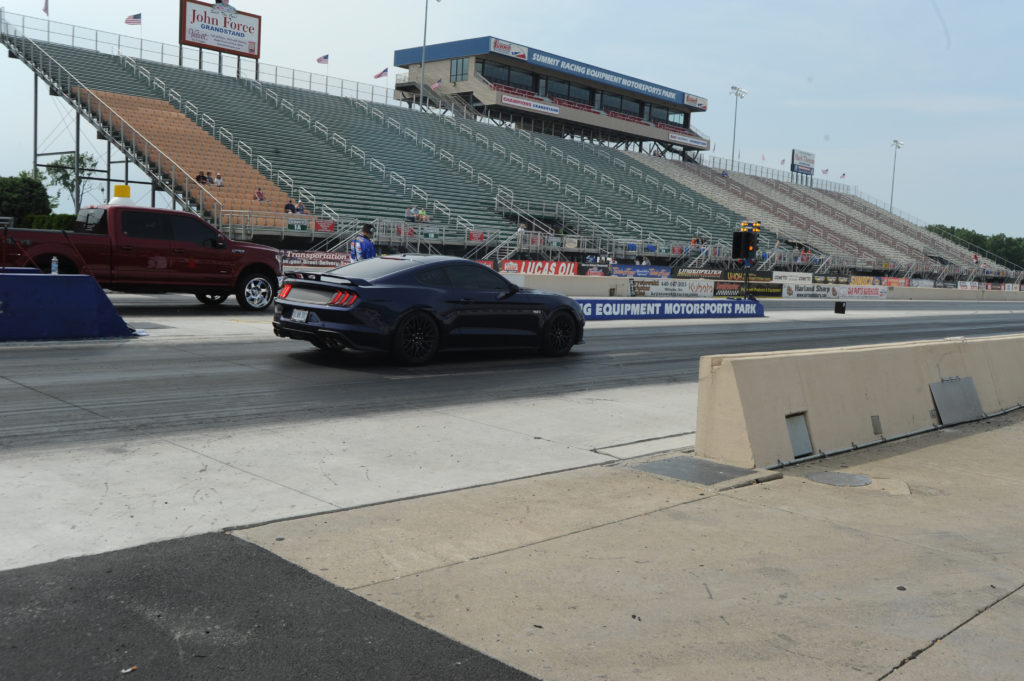 Mustang-On-Drag-Strip