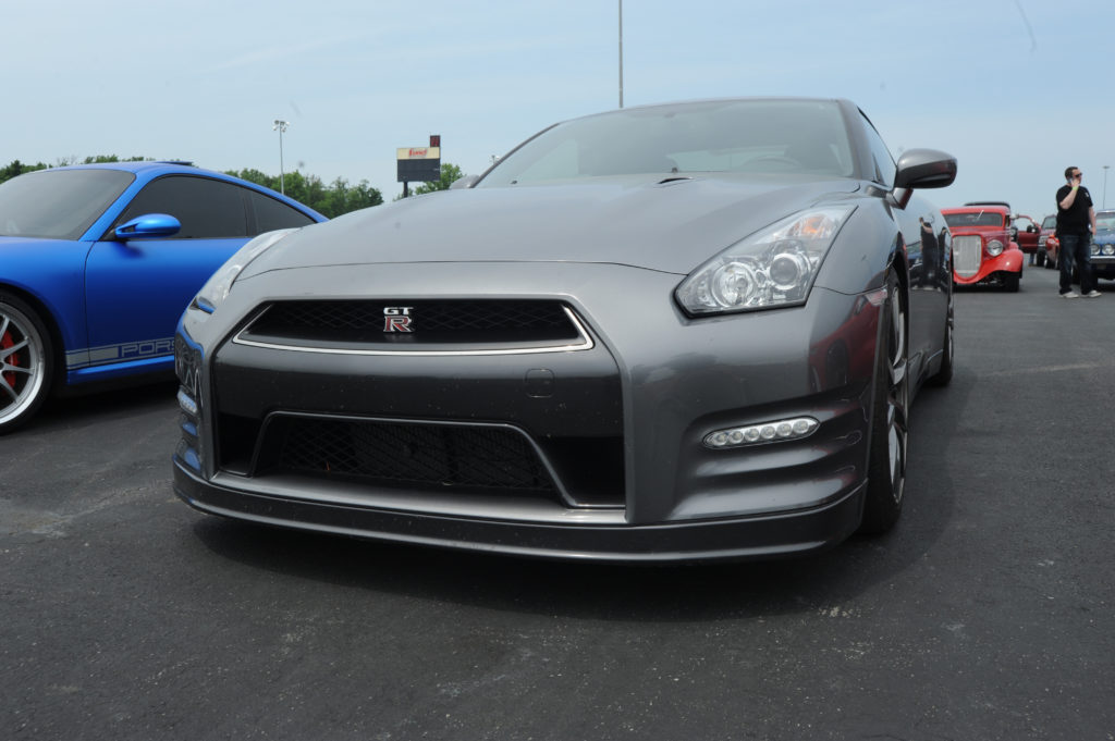 Nissan-GTR