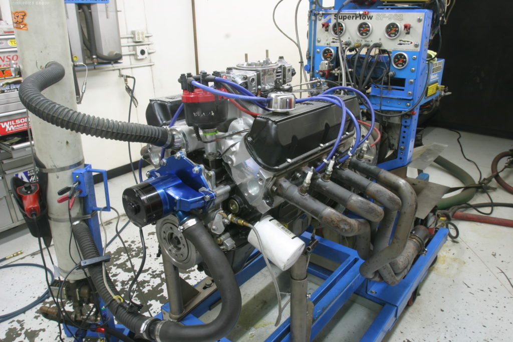 Small Block Ford Engine on Dyno