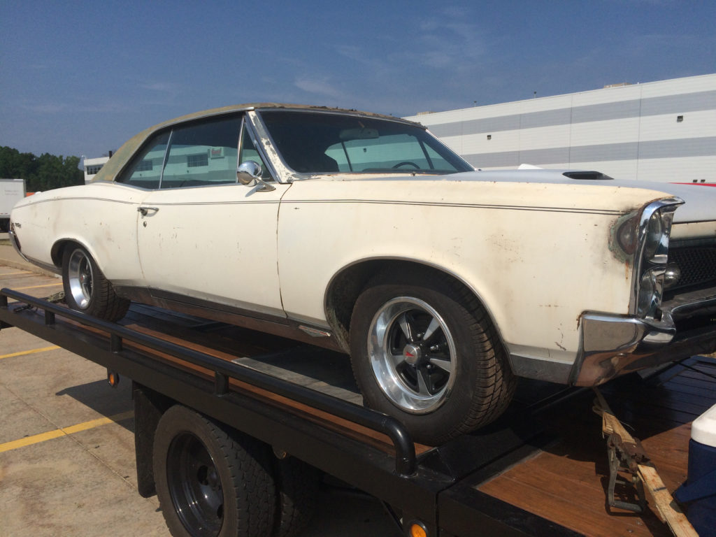 1967-Pontiac-GTO-on-Flatbed-Side