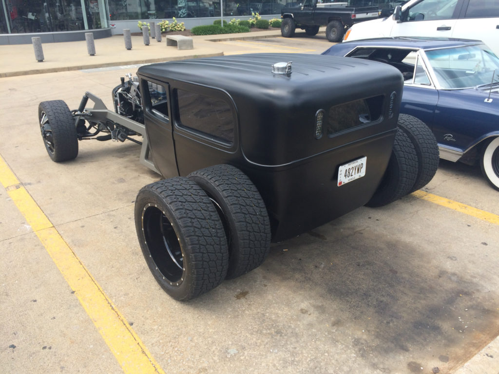 Cummins-Diesel-Hot-Rod-Rear-Dually-Wheels