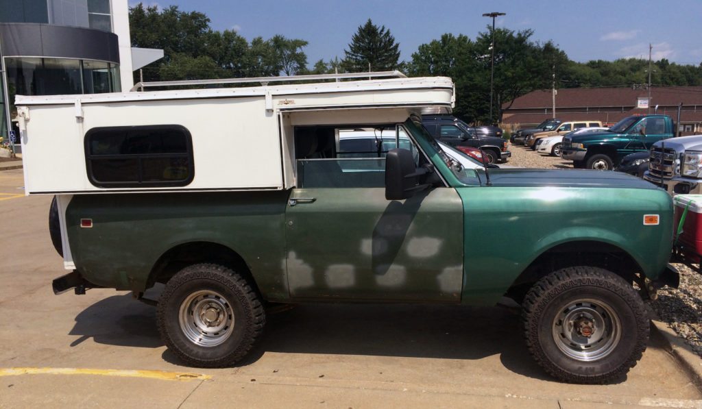 International-Scout-2-II-with-Pop-Up-Camper,-Passenger-Side
