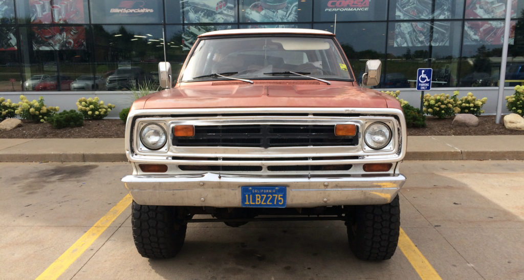 Plymouth-Trail-Duster-Front-Grille