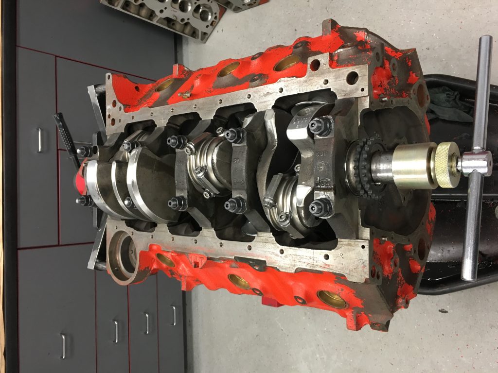 ottom rotating assembly and crankshaft of a big block chevy v8