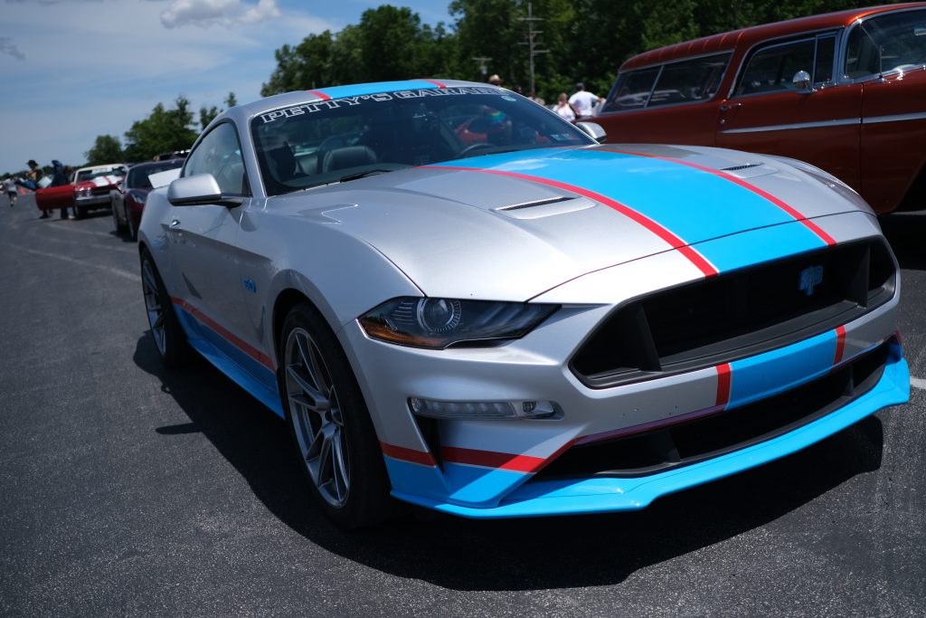 ford mustang late model at car show
