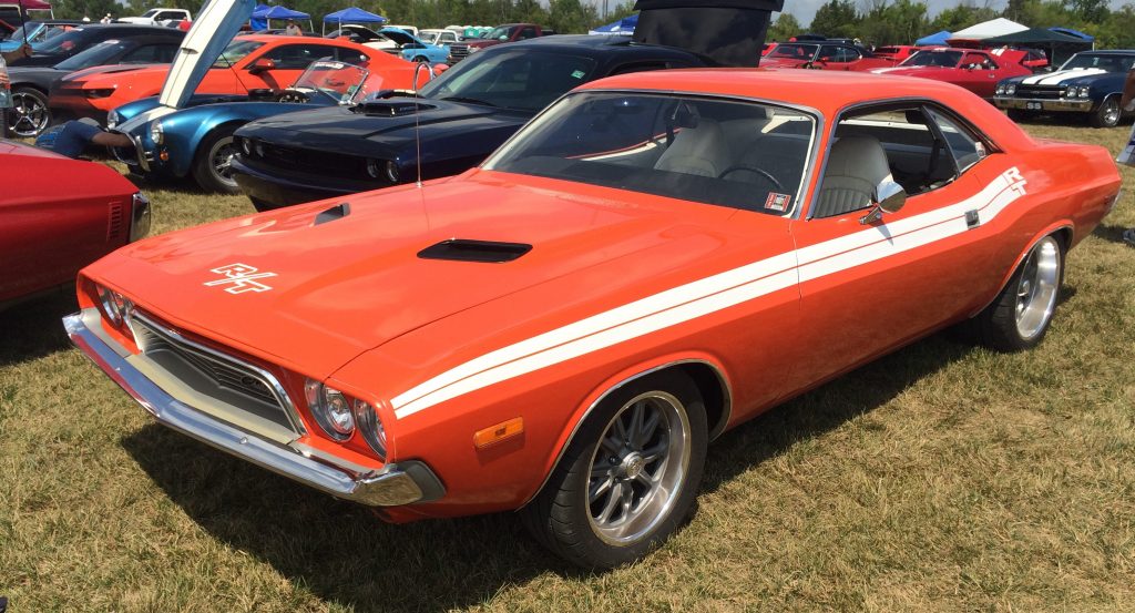 1972 orange dodge challenger rt