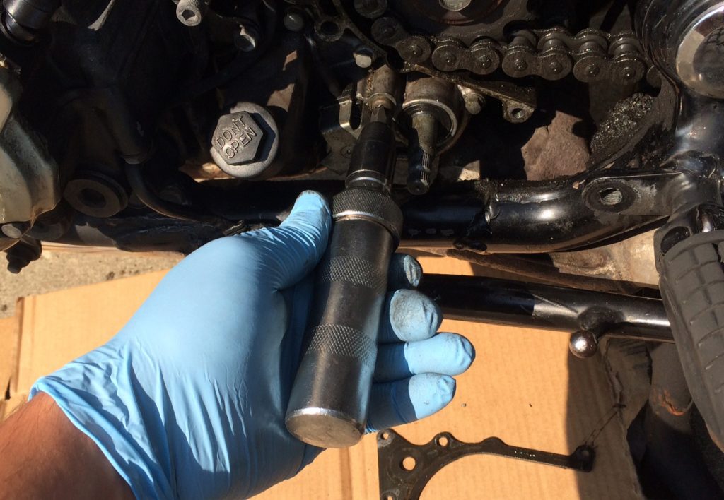 using a manual impacts driver on a JIS Screw