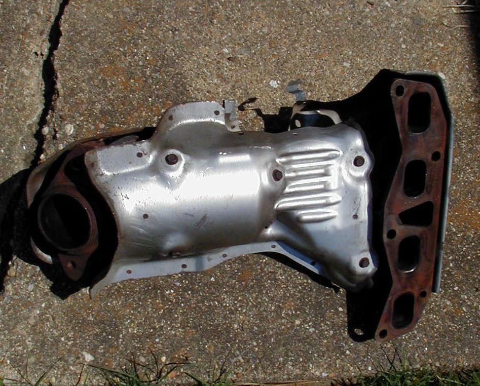 stock exhaust manifold for a b15 2004 nissan sentra