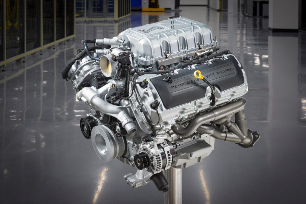 ford gt500 crate motor on engine stand