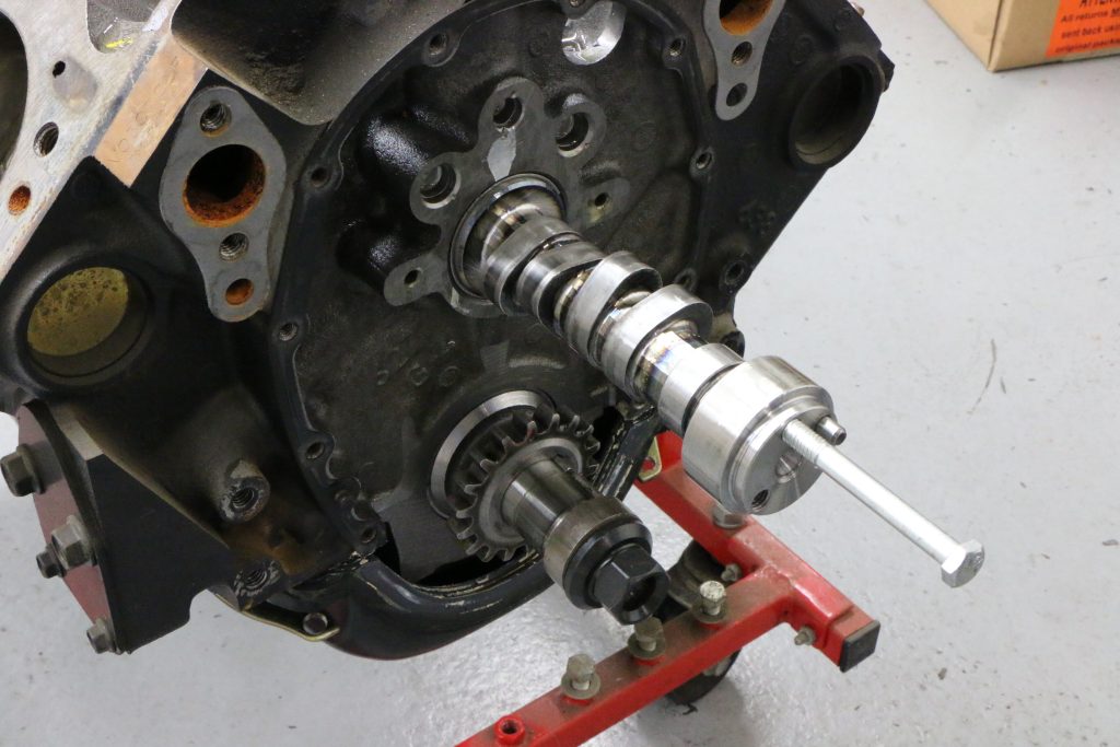 installing camshaft into 305 chevy small block v8 engine