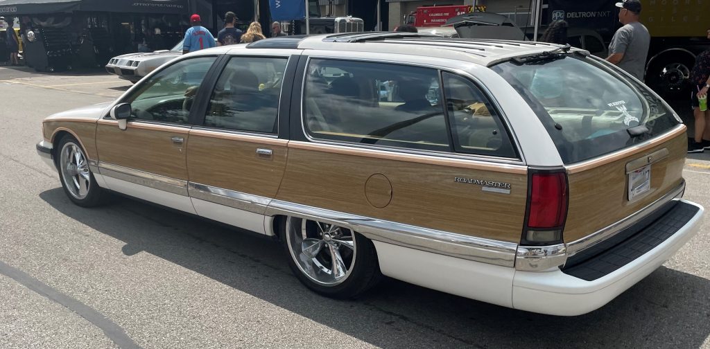 buick roadmaster station wagon cropped