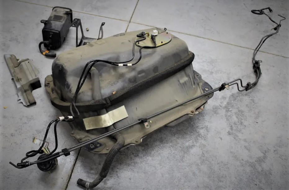 mazda miata fuel tank & pump removed from car